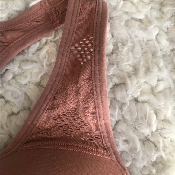 Rose mesh Racerback sports bra - Picture 4 of 10